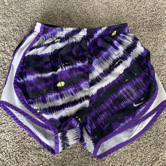 Nike running shorts - Picture 1 of 2